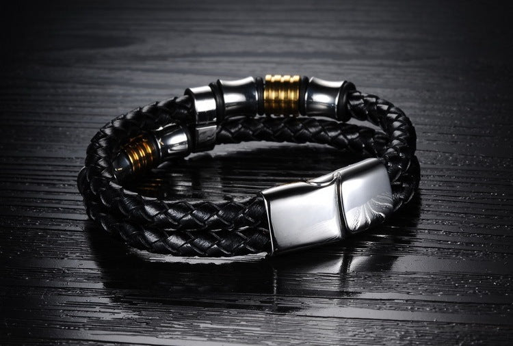 Magnetic buckle knitted hand chain