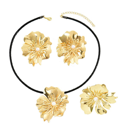 Retro Simple Flower Earrings And Necklace Set  (Available)