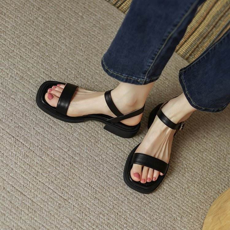 Latest Design Fashion Open Toe Non-slip Buckle Strap Soft Sole Cool Casual Flat sandals