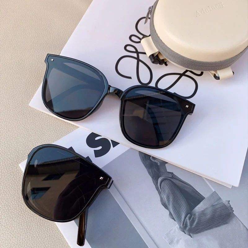 New Fashion Foldable Women's Sunglasses  UV400 Protected