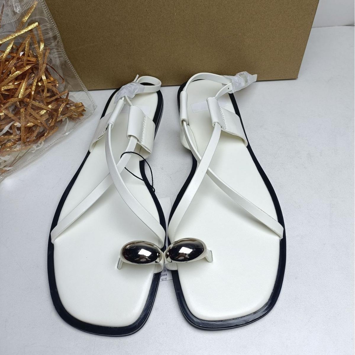 Good Quality Women's Flat Slippers Woven Belt Women's Flat Slippers Cross Strap Women's Flat Slippers