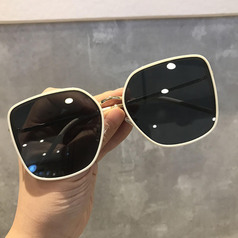 Oversized Metal Frame Women Sunglasses Hot Selling Female Ladies Square Sun Glasses