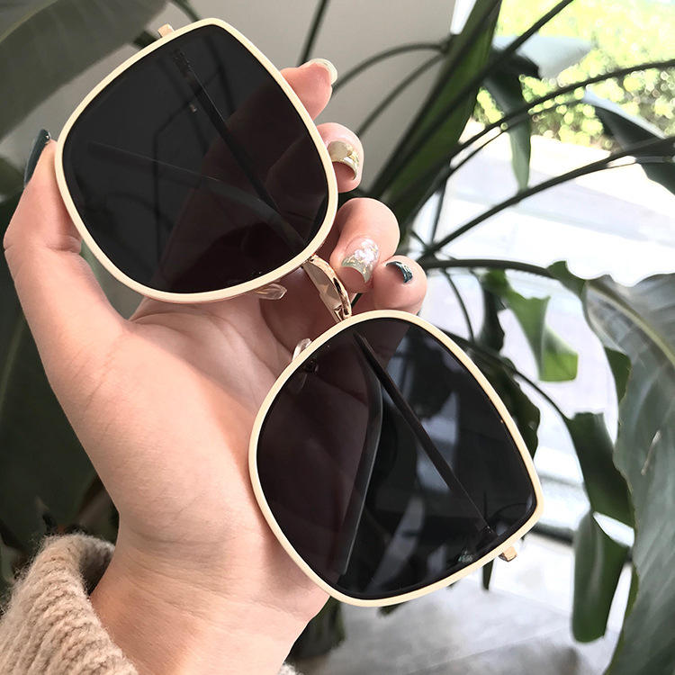 Oversized Metal Frame Women Sunglasses Hot Selling Female Ladies Square Sun Glasses