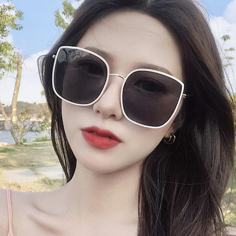 Oversized Metal Frame Women Sunglasses Hot Selling Female Ladies Square Sun Glasses