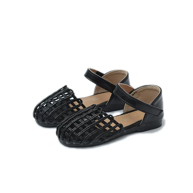 New Girls Sandals Hollow Outs Leather Shoes Kids Baby Beach Shoes Children Sandal Baby Round (Available)