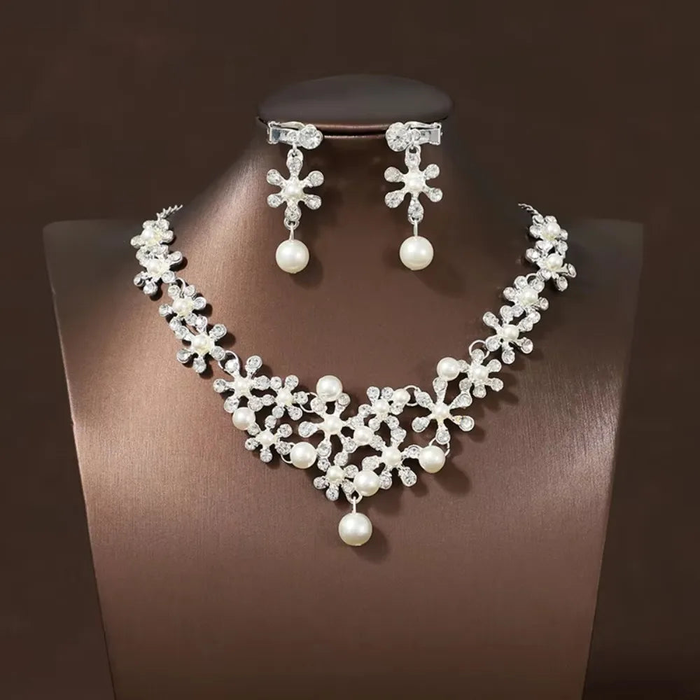 Elegant Rhinestone Jewelry Set Vintage Sparkling Flower Necklace Korean Style Alloy Pearl Necklace Ears Women Gifts