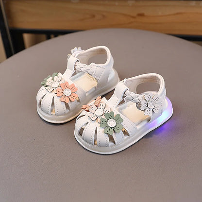 New Fashion LED Light Kid Shoes Simple Versatile Retro Girl Shoe Princess Flower Lightweight  Elegant Kid Sandals