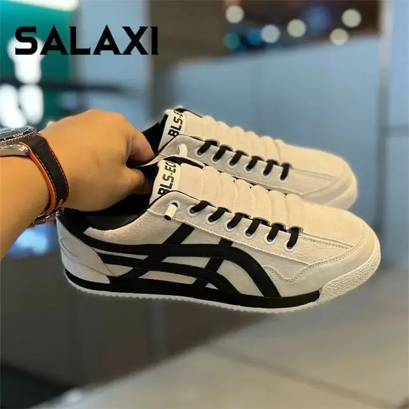 White Canvas Shoes Breathable Casual Shoes Korean Men Slip-on Couples Sneakers Comfortable Outdoor Sneakers Walking Flats Shoes  (Available)