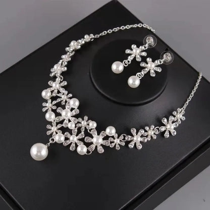 Elegant Rhinestone Jewelry Set Vintage Sparkling Flower Necklace Korean Style Alloy Pearl Necklace Ears Women Gifts