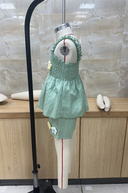 0-4years Baby Girl Summer Outfit 3D Flower Design Ruffled Trim Smocked Sleeveless Tops and Shorts 2 Pcs Set for Toddler girls