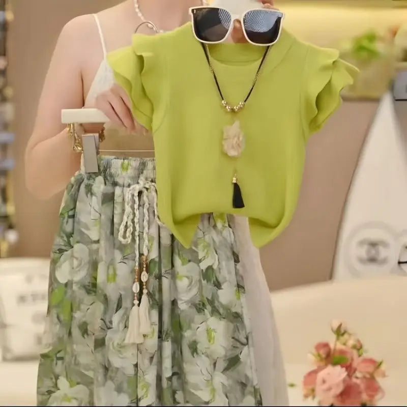 Baby Girl Summer and Spring Two Piece Set of Green Floral Pants with Flying Sleeves and Top Fashion Kids Outwear Suit