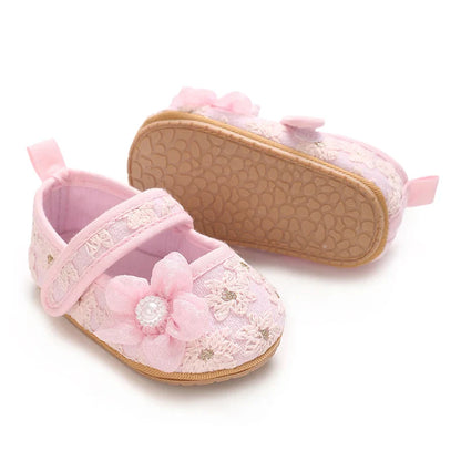 New Baby Shoes Lace Embroidered Shoes Exquisite Princess Shoes Anti Slip Soft Soled Women's Baby Walking Shoes