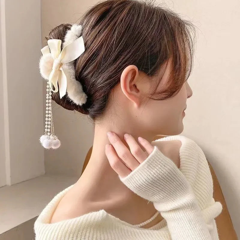 New Elegant Plush Hair Claw Plush Bow Tassel Temperament Girls Women Headdress Shark Clip Winter Accessories Hair Cute