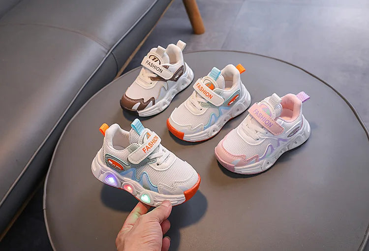 New Luminous Sports Shoes Boy Girl Soft Sole Anti-slip Running Shoe Fashion Girls Shoe Designer Shoes