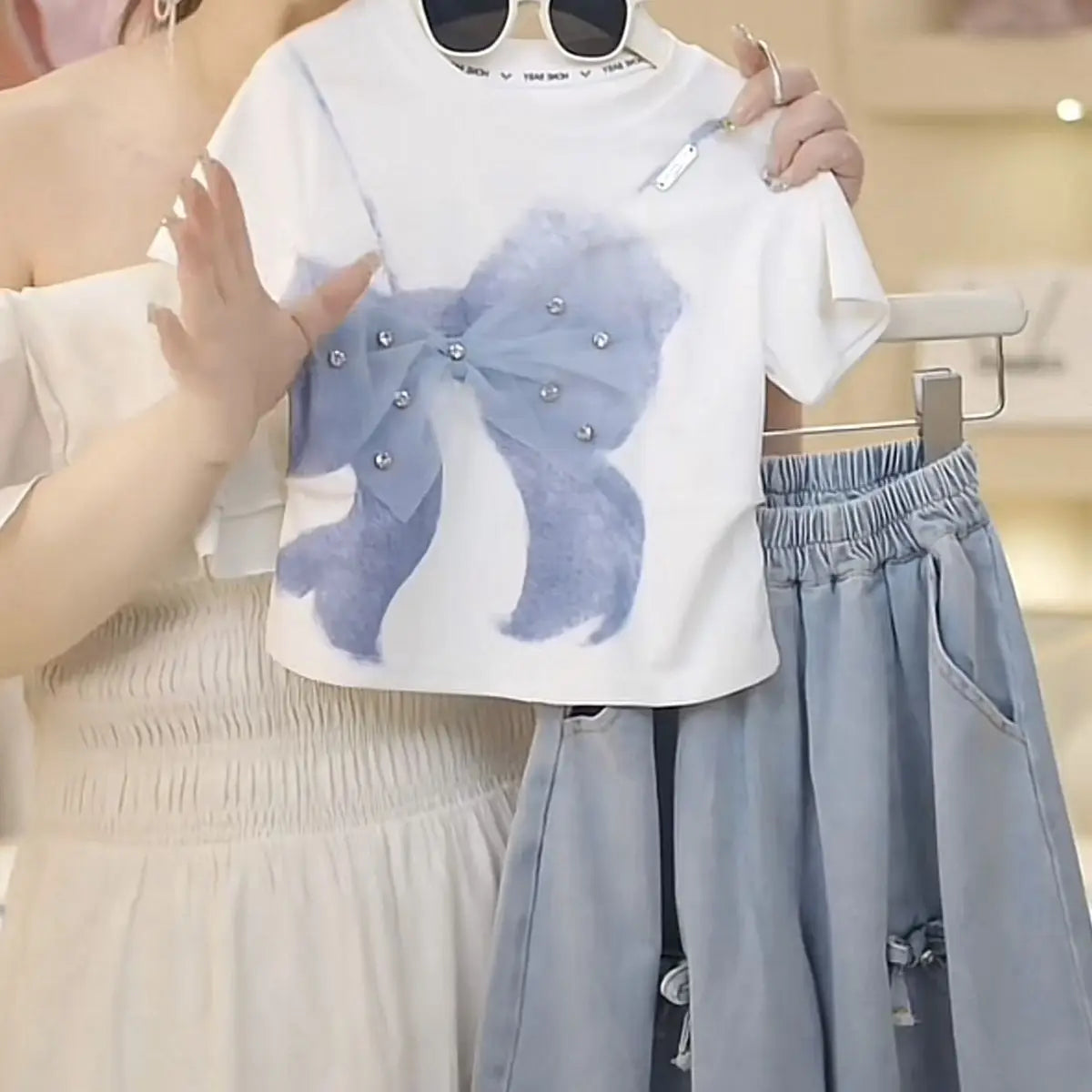 2025 Summer Girls Three-dimensional Bow Round Neck Solid Color Short Sleeve Fashionable Versatile Bow Culottes Two-piece Set