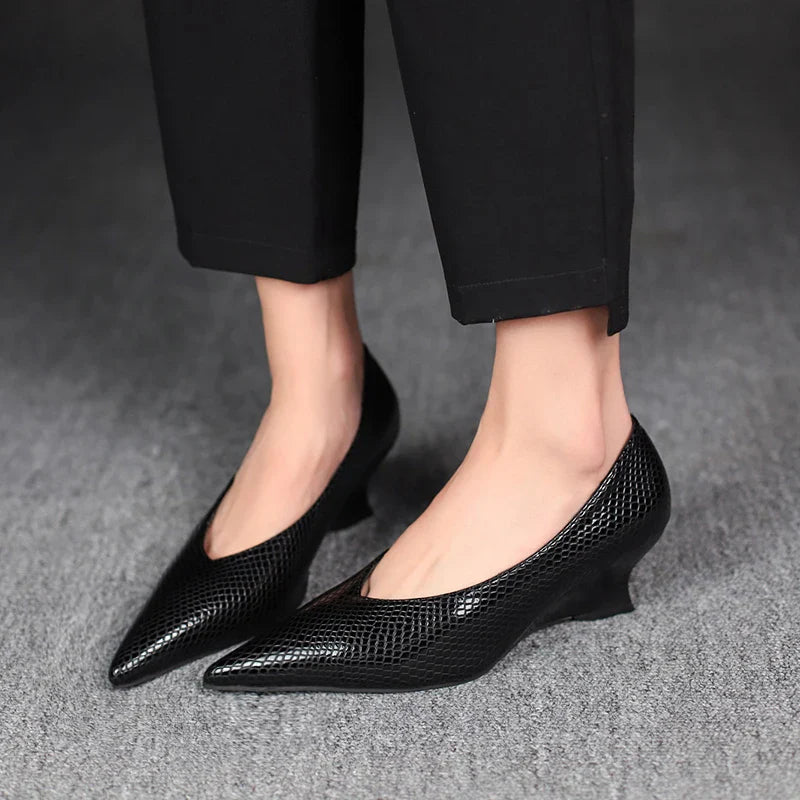 Fashionable New Pointed Anti Slip Casual Work Shoes for Spring/autumn Comfortable/elegant Temperament Plus Size Women's Shoes