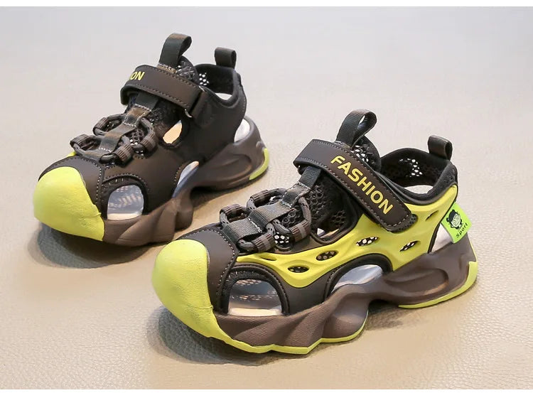 Children's Mesh Hollow Breathable Casual Sandals Boys' Fashion Sports Cool Shoes 2025 Summer Soft Soled Non Slip Beach Sneakers