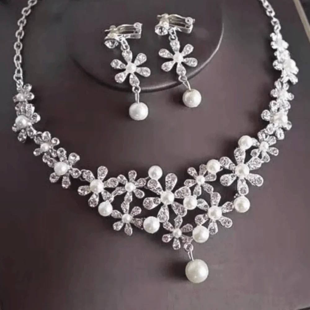 Elegant Rhinestone Jewelry Set Vintage Sparkling Flower Necklace Korean Style Alloy Pearl Necklace Ears Women Gifts