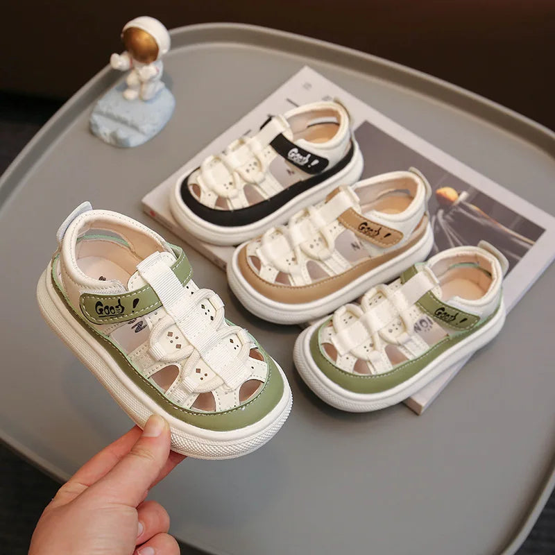 Summer New Children's Sandals Soft Bottom Non slip Boy Sandals Fashion Girls' Beach Shoes Punch Out Girls' Shoes Boy Casual Shoe