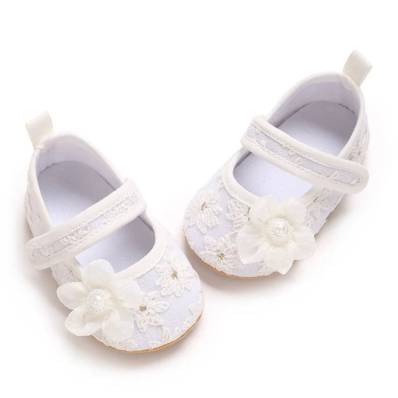 New Baby Shoes Lace Embroidered Shoes Exquisite Princess Shoes Anti Slip Soft Soled Women's Baby Walking Shoes