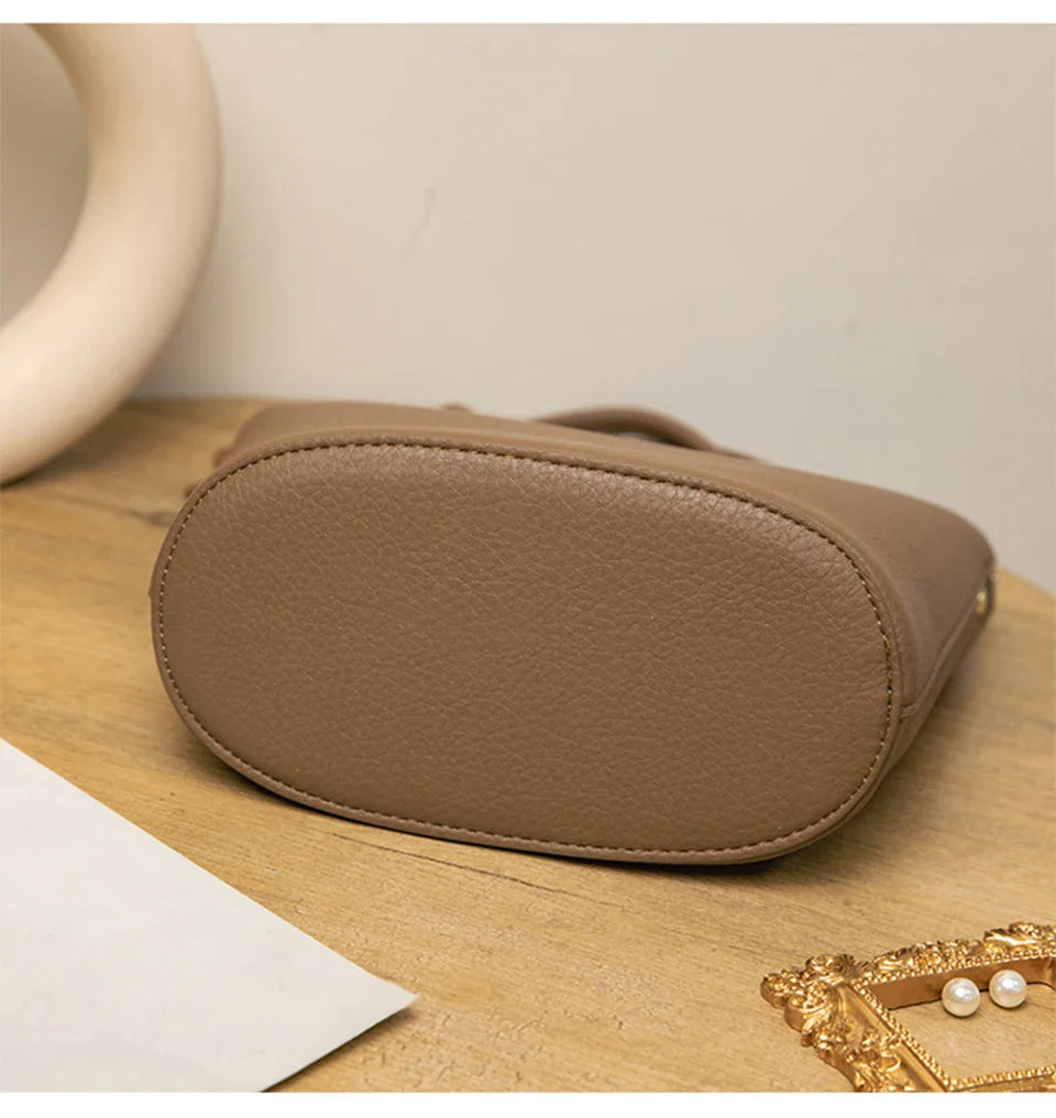 New Bucket Bag for Women, Fashionable and Versatile, Handheld, Diagonal, High End, Single Shoulder, Small and Unique Design