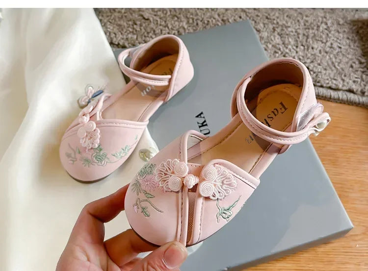 Girls Princess Shoes Hanfu Chinese Style Embroidered Kids Half Sandals for Summer Children Leather Shoes Sweet Soft Sole