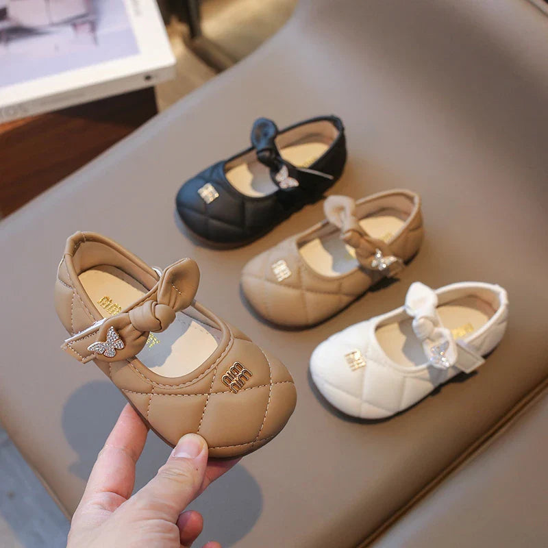 Girls Leather Shoes 1-6 Years Old Beige Rhinestone Bow Performance Princess Shoes Khaki Soft Bottom with Children's Single Shoes