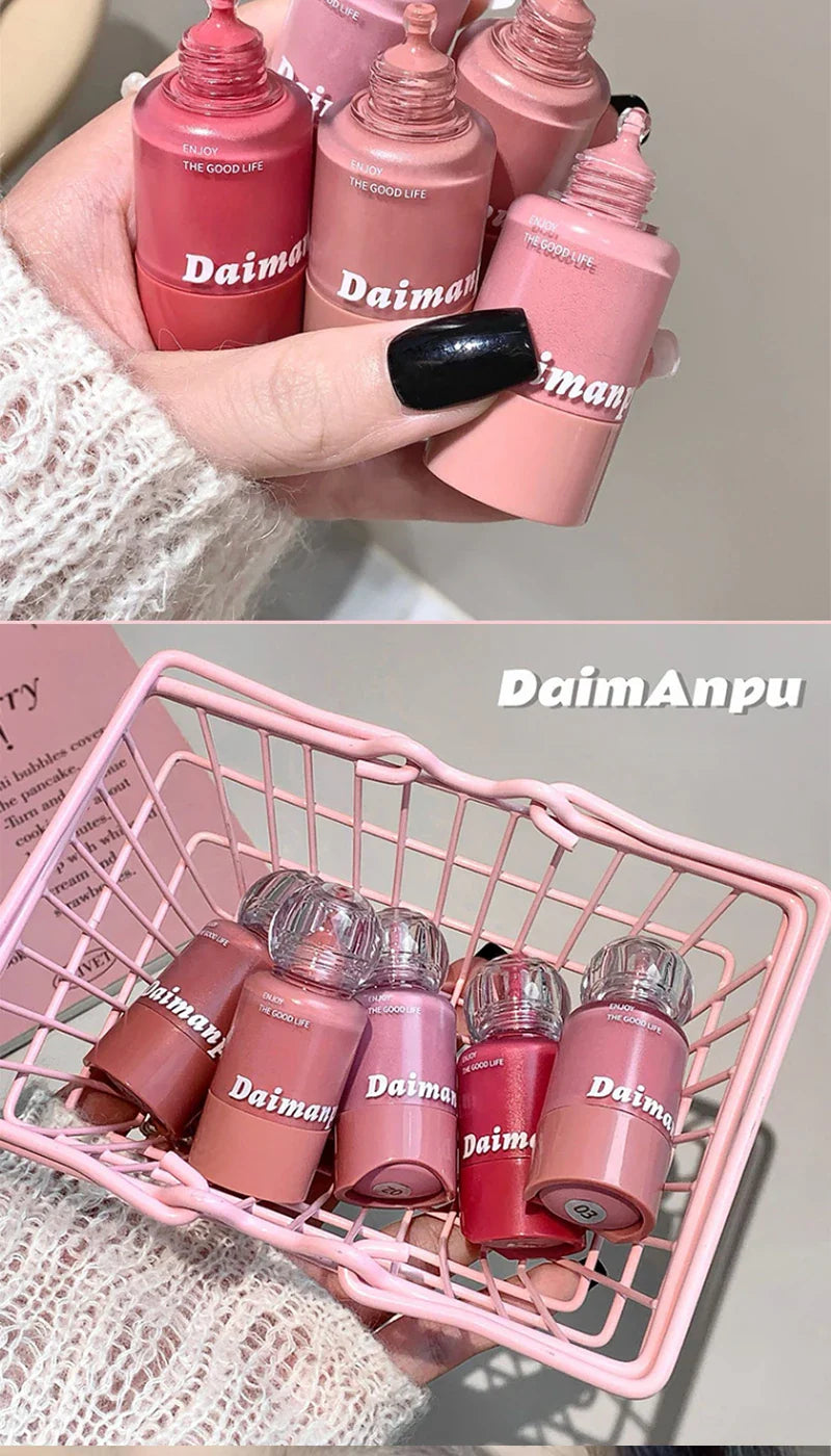 When You Put Blush in a Milk Bottle and Press It Lightly, the Makeup Becomes Clear and the Korean-Style Color Is Well Displayed, with the Color Rising up for a Light and Natural Look, and Is Easy to Apply.