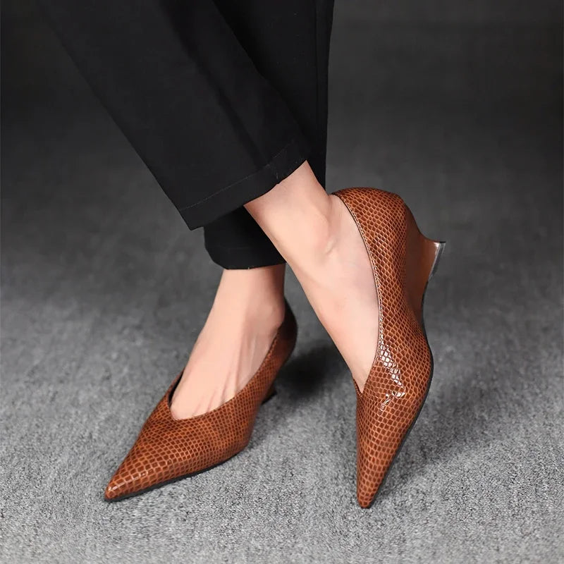 Fashionable New Pointed Anti Slip Casual Work Shoes for Spring/autumn Comfortable/elegant Temperament Plus Size Women's Shoes