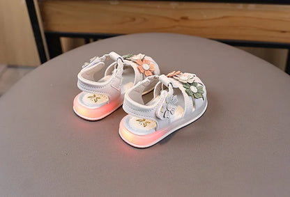 New Fashion LED Light Kid Shoes Simple Versatile Retro Girl Shoe Princess Flower Lightweight  Elegant Kid Sandals