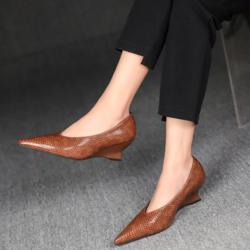 Fashionable New Pointed Anti Slip Casual Work Shoes for Spring/autumn Comfortable/elegant Temperament Plus Size Women's Shoes