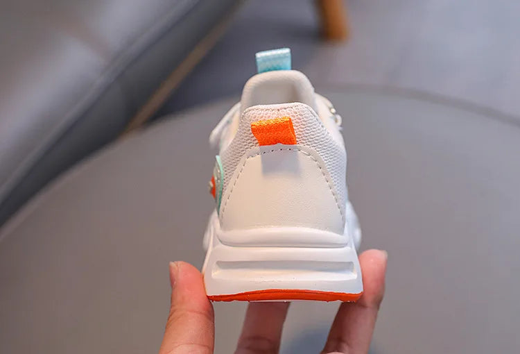 New Luminous Sports Shoes Boy Girl Soft Sole Anti-slip Running Shoe Fashion Girls Shoe Designer Shoes