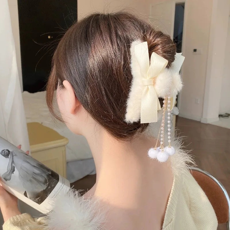 New Elegant Plush Hair Claw Plush Bow Tassel Temperament Girls Women Headdress Shark Clip Winter Accessories Hair Cute