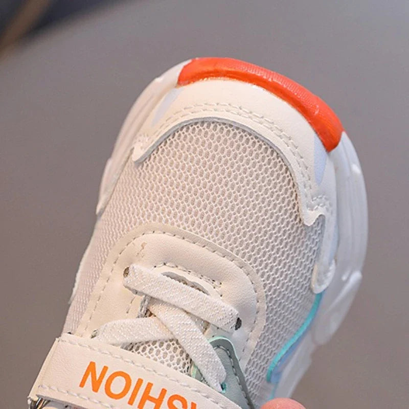 New Luminous Sports Shoes Boy Girl Soft Sole Anti-slip Running Shoe Fashion Girls Shoe Designer Shoes
