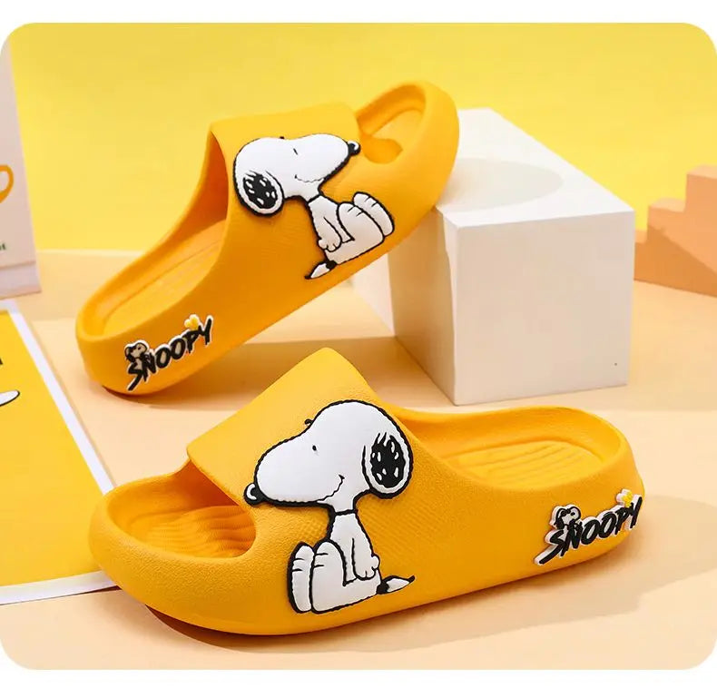 Snoopy Boys and Girls Slippers Cartoon Peripheral Creative Indoor Non-slip Soft Bottom Bathroom Slippers Outer Wear Sandals Gift