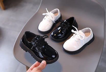 Spring Autumn Kids Shoes Solid Black Children's Fashion Casual Kids Shiny PU Little Boy Leather Shoes Toddler Lace-up Mary Janes