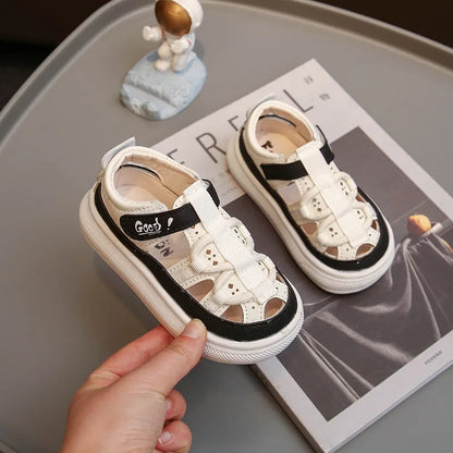 Summer New Children's Sandals Soft Bottom Non slip Boy Sandals Fashion Girls' Beach Shoes Punch Out Girls' Shoes Boy Casual Shoe