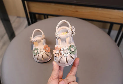 New Fashion LED Light Kid Shoes Simple Versatile Retro Girl Shoe Princess Flower Lightweight  Elegant Kid Sandals
