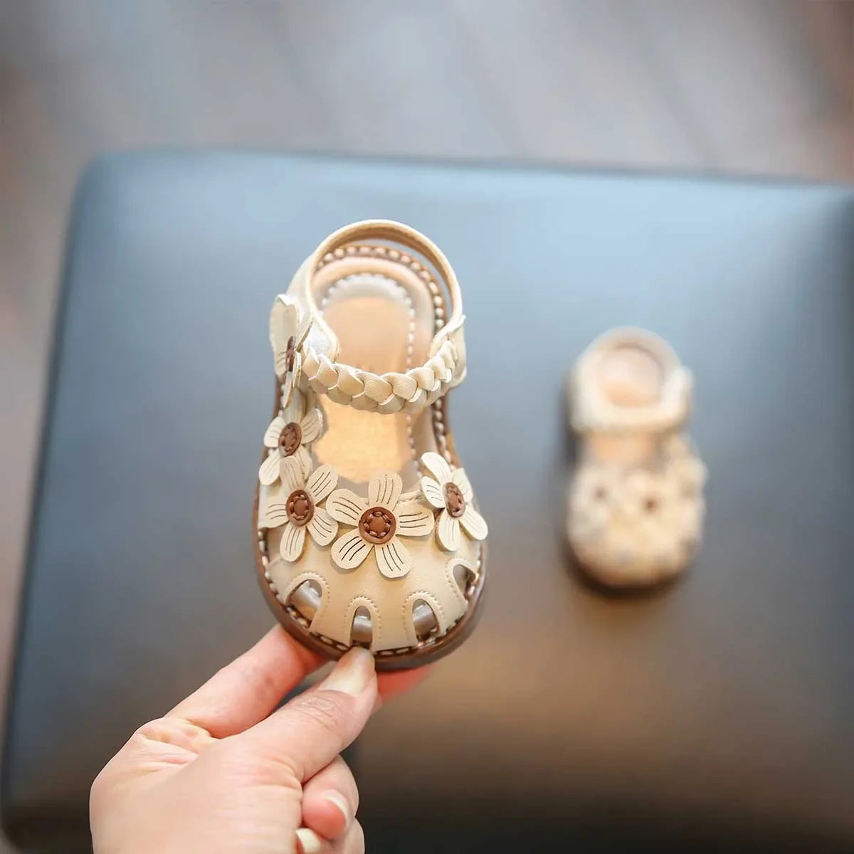 Summer Fashion Flower Kids Beach Sandals Round Toe Elegant Casual Hollow Flat Shoes Girls Princess Shoe Children Sandals Toddler