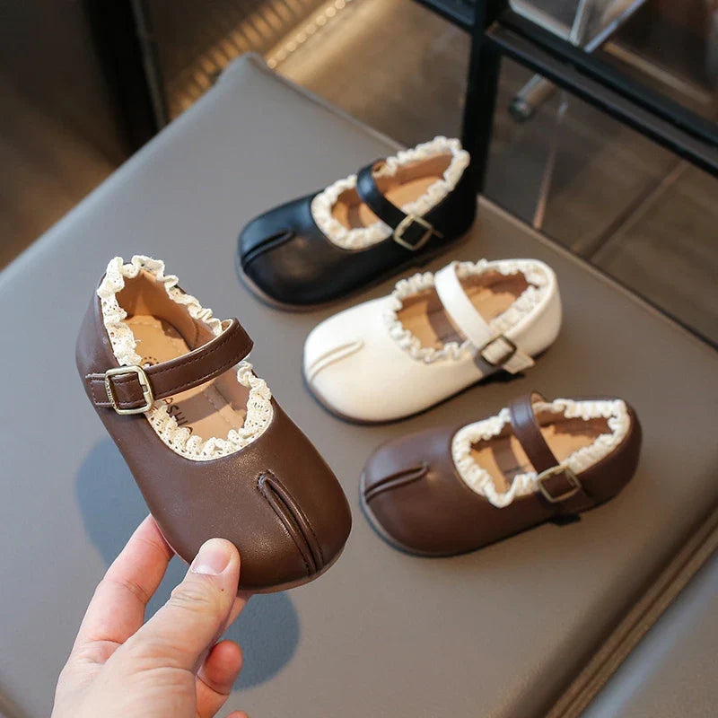 Children's Flats Simple Lolita Girls Princess Leather Shoes Walking Versatile Sweet Pleated Kids Causal Fashion Shoes